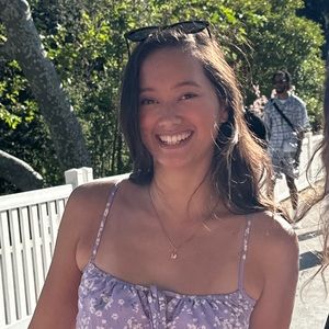 Meet your Posher, Abigail